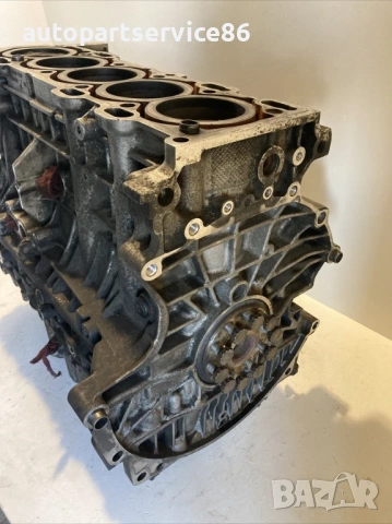 Долен блок на двигателя за Volvo S80 2400CC 185HP 136KW D5244T4 (2009) 30677367, снимка 3 - Части - 54029530