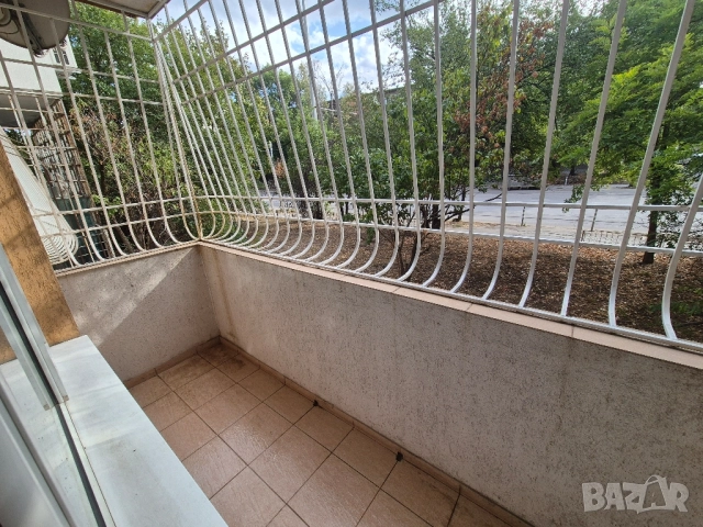 Тристаен апартамент в ж.к. Свобода, снимка 12 - Апартаменти - 51803595