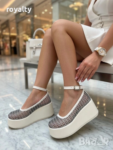 Обувки на платформа - бели