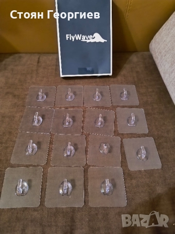 15 броя прозрачни самозалепващи се кукички.