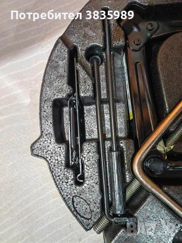 Продавам оригинален комплект крик за Бмв, снимка 4 - Аксесоари и консумативи - 54266039