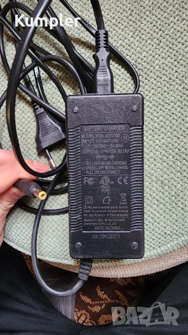 Зарядно за електротранспорт 42V 63W , снимка 2 - Друга електроника - 53336172