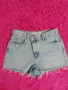 Къси дънкови панталонки Stradivarius 36н, снимка 1