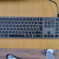 Бежична клавиатура QWERTZ с подсветка, снимка 1 - Клавиатури и мишки - 45102728