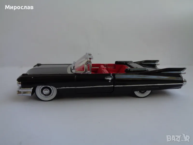 1:43 DINKY MATCHBOX CADILLAC COUPE DE VILLE КОЛИЧКА МОДЕЛ, снимка 1