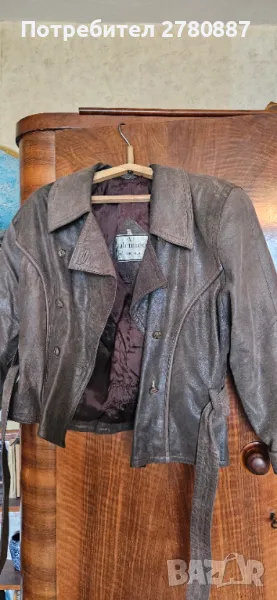 Валентино Valentino дамско ретро кожено яке сако с колан , снимка 1