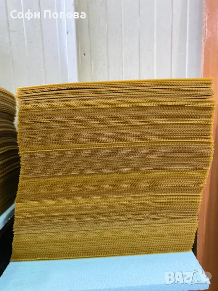 Пчелни пити, снимка 1