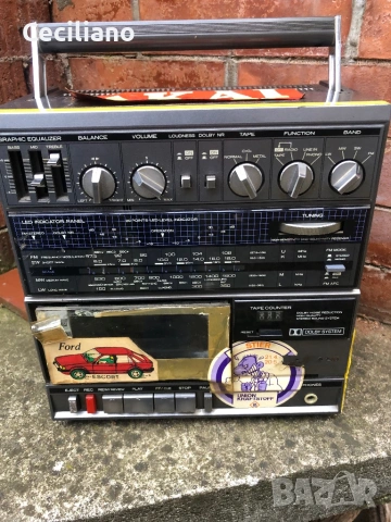 Радиокасетофон HITACHI TRK 9100E -за части-донор!