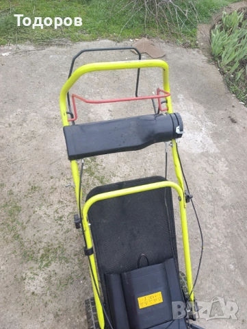 Бензинова косачка , снимка 2 - Градинска техника - 54091751