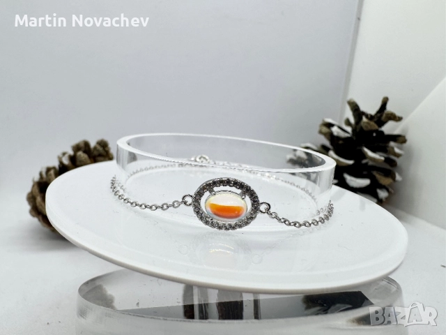 Сребърна гривна с лунен камък 