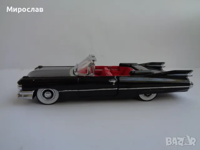 1:43 DINKY MATCHBOX CADILLAC COUPE DE VILLE КОЛИЧКА МОДЕЛ, снимка 1 - Колекции - 47288394