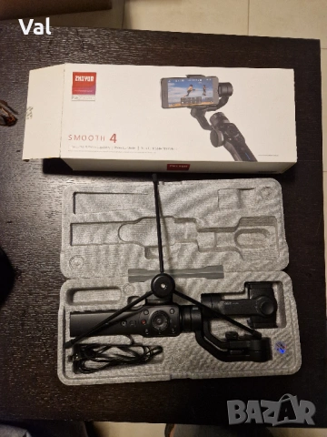 Стабилизатор за смартфони-Гимбал- Zhiyun-Tech SMOOTH 4, снимка 4 - Чанти, стативи, аксесоари - 50407530