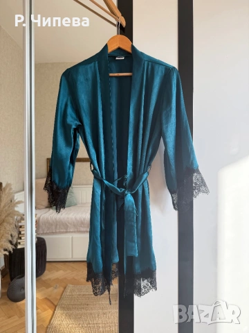 Сатенен халат в цвят петрол