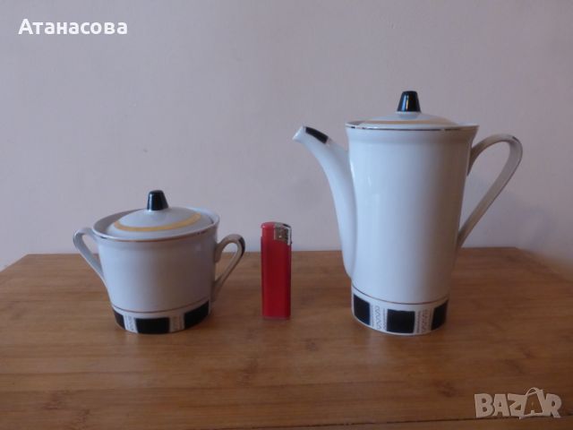 Украински порцеланови чайник и захарница 1970 г, снимка 1 - Аксесоари за кухня - 45770599