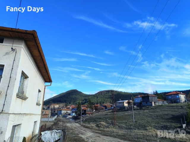 Продава се къща(на калкан) с плевня и 300 кв.м двор, снимка 12 - Къщи - 52511264