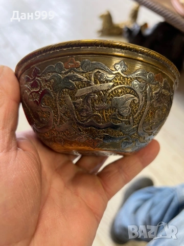 Антична ислямска купа с релефна калиграфия, снимка 4 - Антикварни и старинни предмети - 53680138