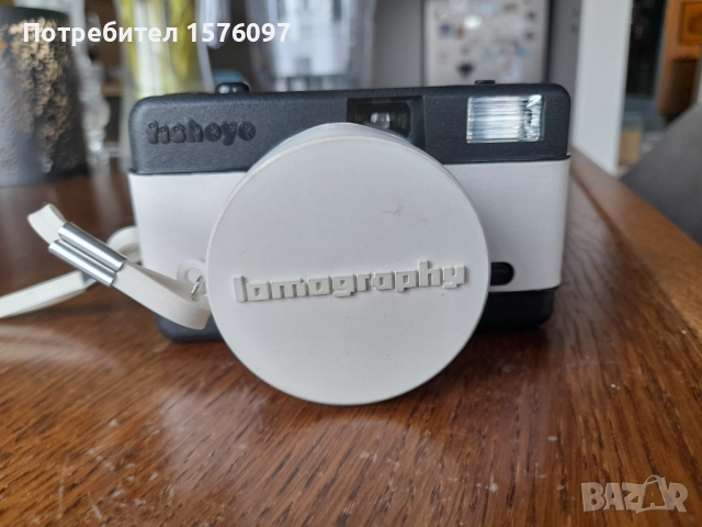 Тестван с филм фотоапарат Lomography Fisheye One, снимка 2 - Фотоапарати - 52447966