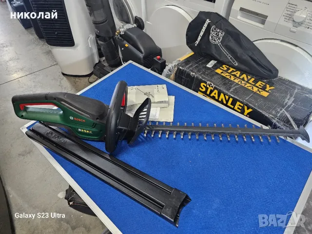 Акумулаторна ножица за жив плет Bosch UniversalHedgeCut 18V, снимка 3 - Градинска техника - 46849522