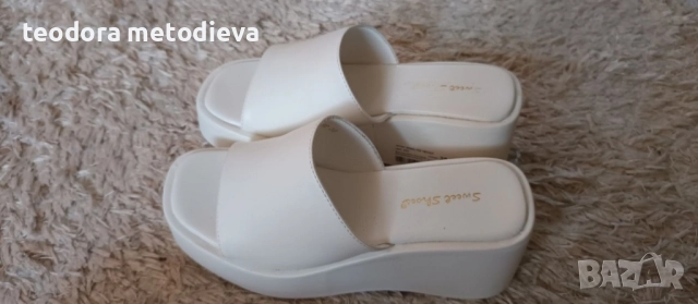 Бели чехли 38номер 