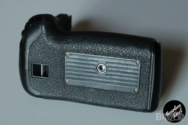 Батериен грип BG-E14 за Canon 70D / 80D Battery Grip, снимка 3 - Чанти, стативи, аксесоари - 52388012