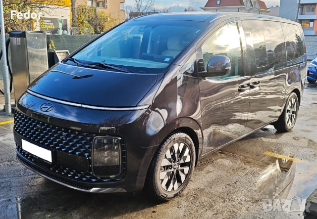 Продавам Hyundai Staria Premium 4x4 2.2 6+1, снимка 3 - Автомобили и джипове - 53395434