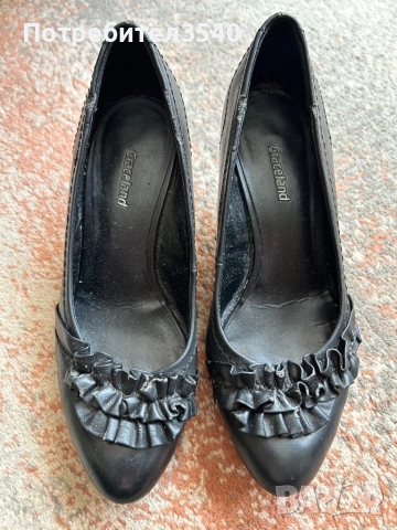 Дамски черни обувки на ток