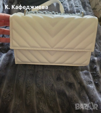 Дамска чанта, снимка 4 - Чанти - 54149225