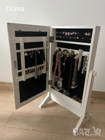 Голяма кутия за бижута / тоалетка с огледало, снимка 3 - Тоалетки - 53453091