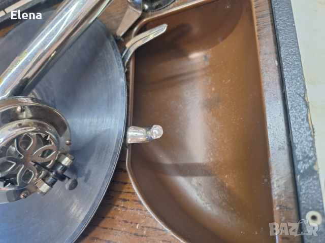 Ретро преносим грамофон с куфарче , снимка 9 - Грамофони - 53709624