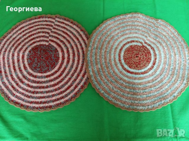 Ръчни плетива и килимче, снимка 7 - Декорация за дома - 45622466