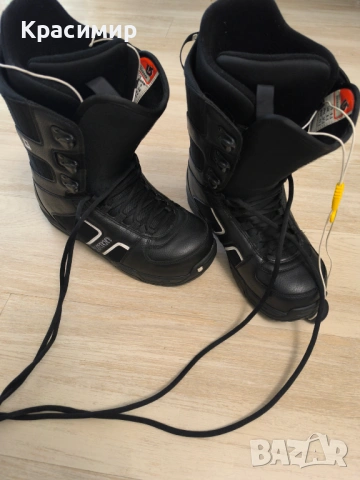 Сноуборд обувки 43 EU„Burton Invader", снимка 5 - Зимни спортове - 53187567