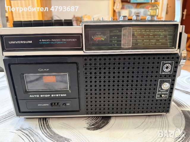 Касетофон Universum, снимка 2 - Радиокасетофони, транзистори - 54257935