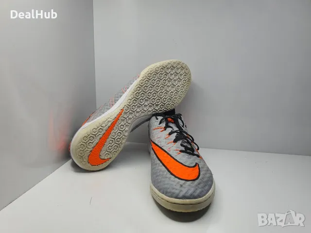 Маратонки Nike HyperVenom

Носени, но в добро състояние.

Размер 42 стелка 26.5 см

Цена 45 лв., снимка 3 - Маратонки - 49118283