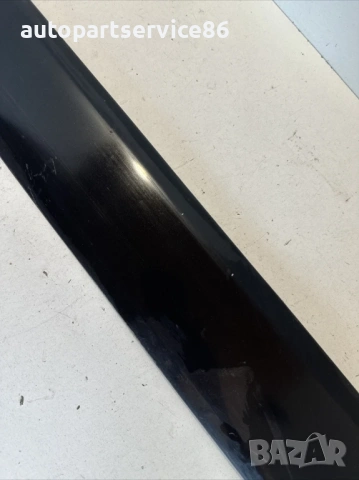 Декоративна лайсна на задната дясна врата черна за KIA Carnival (2006–2012) 87722-4D100, снимка 3 - Части - 53219050