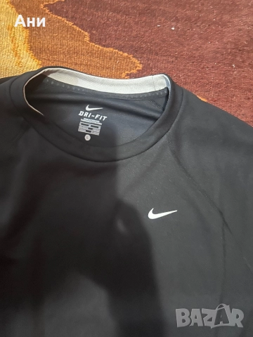 Тениска Nike Л, снимка 4 - Тениски - 51827327