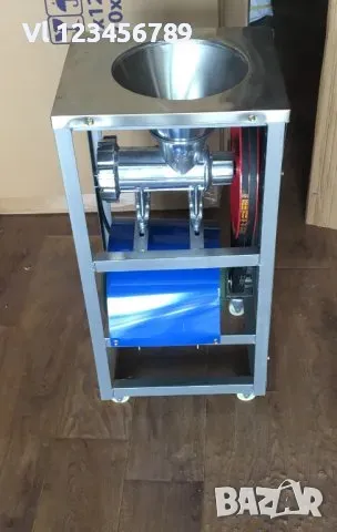 Алуминиева месомелачка №32+стойка с плот и фуния на колела +мотор 2,2 kW, снимка 4 - Месомелачки - 49736690