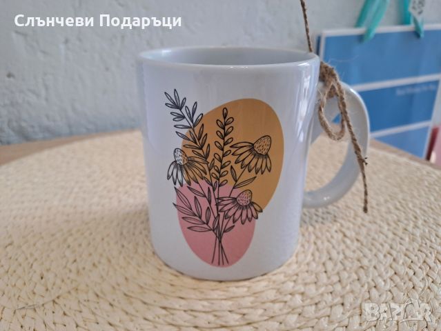Керамична Чаша с Авторски Дизайн Букет с Цветя Графика и Фон
