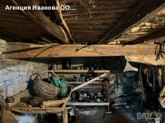 Къща с просторен двор в центъра на село Горица, община Попово, снимка 18 - Къщи - 54189185