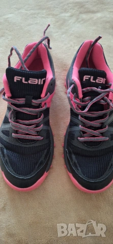 Нови дамски маратонки Flair,номер 38