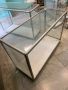 Алуминиеви витрини със стъкло и стъклени рафтове, снимка 1 - Витрини - 45394703