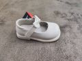 Детски елегантни лачени обувки в бял цвят Apawwa/,Б379