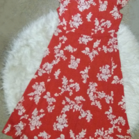 УНИКАЛНО КРАСИВА червена рокля на бели цветя, снимка 8 - Рокли - 45018137