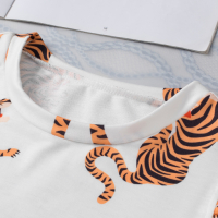 Дамска блуза в бяло с къдрички и принт тигри, снимка 7 - Други - 45039233