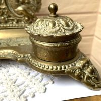 Красива барокова месингова мастилница от Англия с поставка за писма, снимка 4 - Антикварни и старинни предмети - 45674299