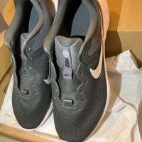 Оригинални мъжки маратонки Nike Revolution 6 NN, Цвят:сив, 43ти номер!, снимка 5 - Маратонки - 45919199