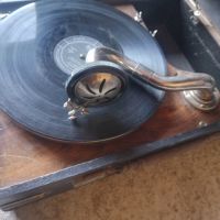 Грамофон с манивела, снимка 6 - Антикварни и старинни предмети - 45492662