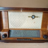 лампов радиоапарат "GRUNDIG TYP 380W", снимка 1 - Антикварни и старинни предмети - 45340177