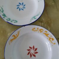 Емайлирани чинийки от соца, снимка 1 - Чинии - 45479740