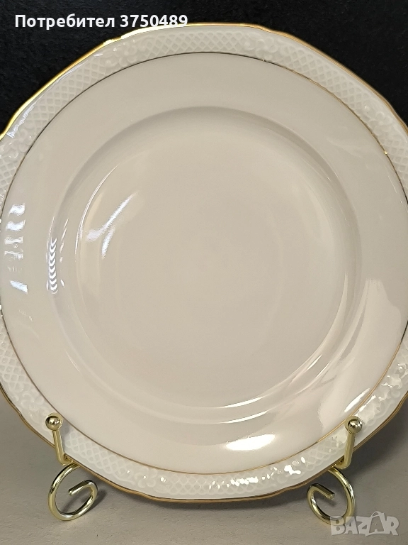 Чинии от фин порцелан и златни кантове -6броя, снимка 1
