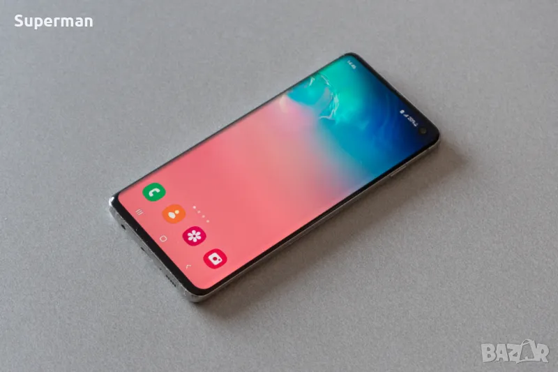 Телефон Samsung Galaxy S10, снимка 1